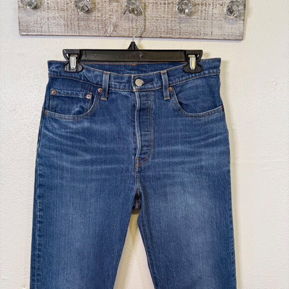 Levis Womens 501 Jeans Button-Fly Jeans Sz 28 Medium Wash Straight High Rise - Picture 10 of 14